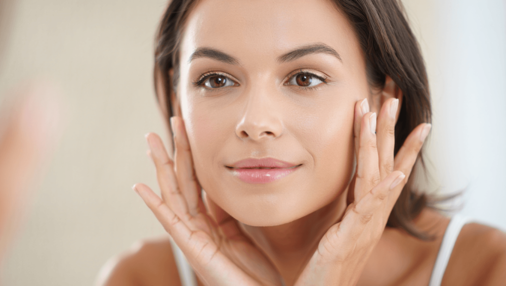 Routine soin visage minimaliste : les 4 étapes essentielles pour une peau saine