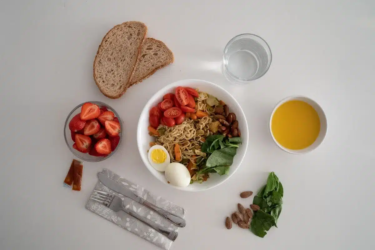 Aliments riches en nutriments : légumes secs, céréales complètes, fruits à coque et légumes verts